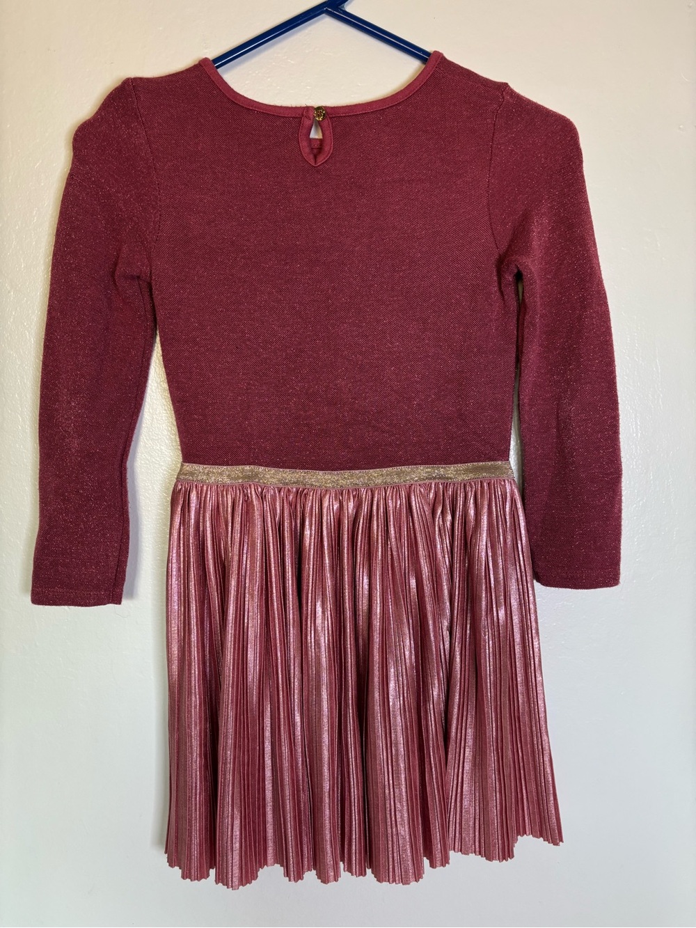 Elegant Hot Pink Long Sleeve Dress with Swan Design - Picture 2 of 4